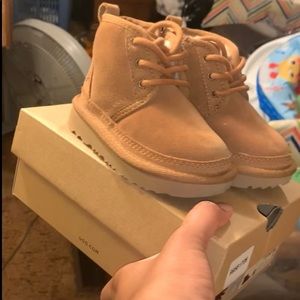 Only worn twice, (still look brand new!)